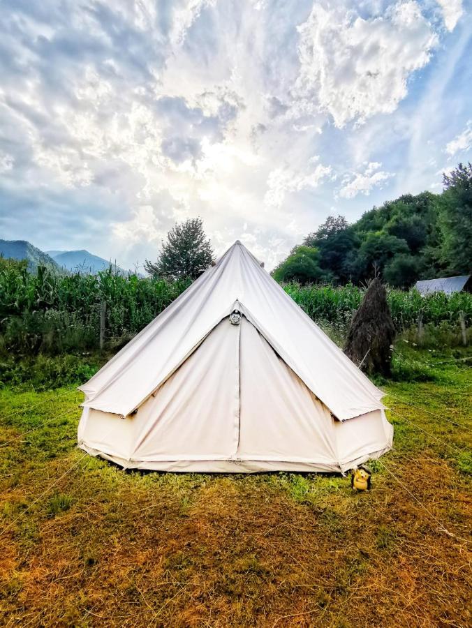 Отель Luna Rock Glamping Brezoi - Blue Scai Экстерьер фото