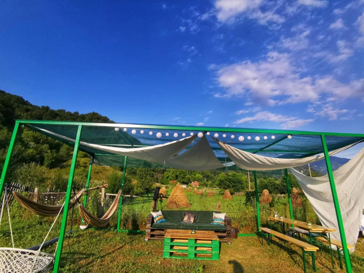 Отель Luna Rock Glamping Brezoi - Blue Scai Экстерьер фото