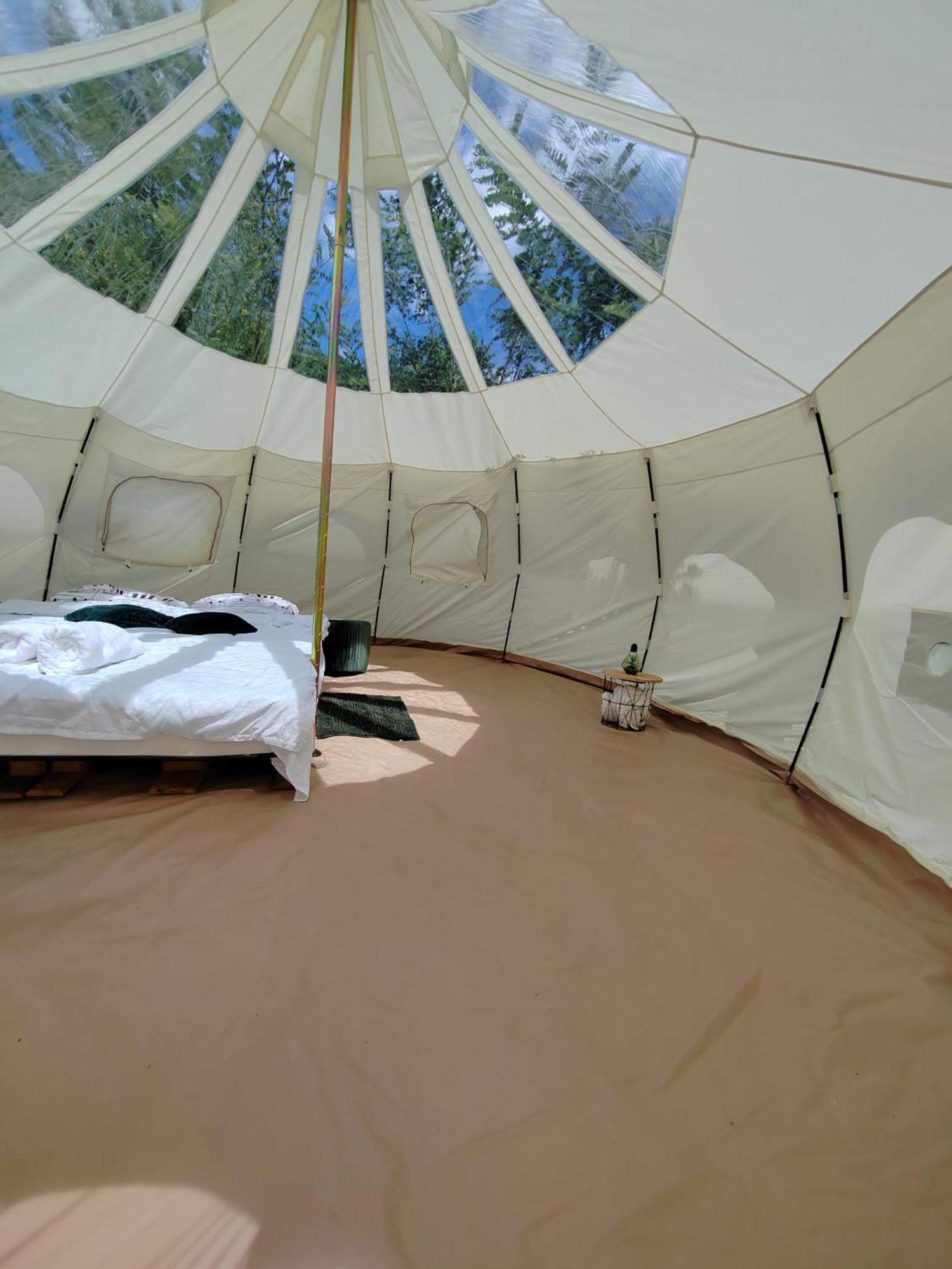 Отель Luna Rock Glamping Brezoi - Blue Scai Экстерьер фото