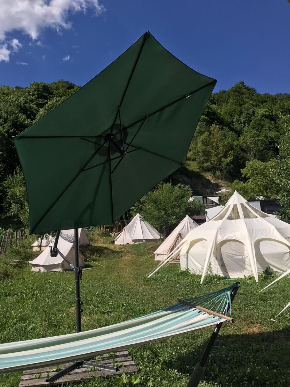 Отель Luna Rock Glamping Brezoi - Blue Scai Экстерьер фото