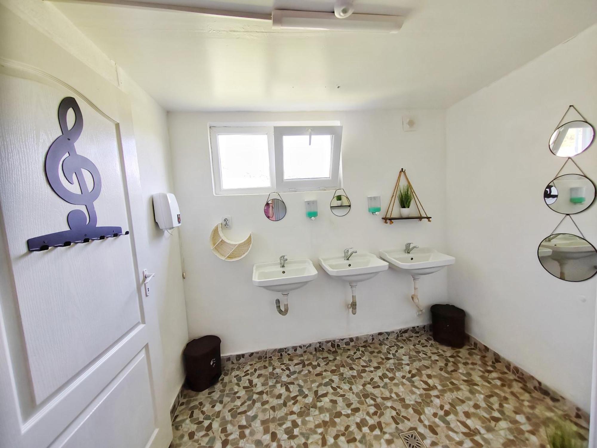 Luna Rock Glamping Brezoi - Blue Scai Экстерьер фото